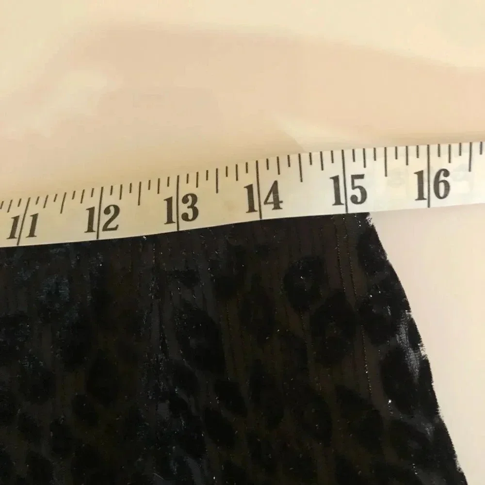 BEAUTIFUL black velvet and sheer metallic‎ cheetah print pencil skirt size 6